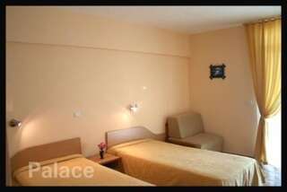 Отель Hotel Palace Кранево Просторный двухместный номер с 2 отдельными кроватями-17
